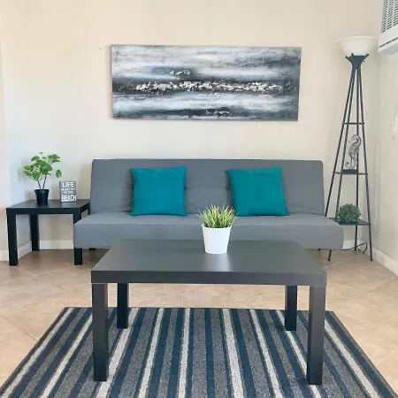Hollywood Beach Apartments - Walk To The Beach
